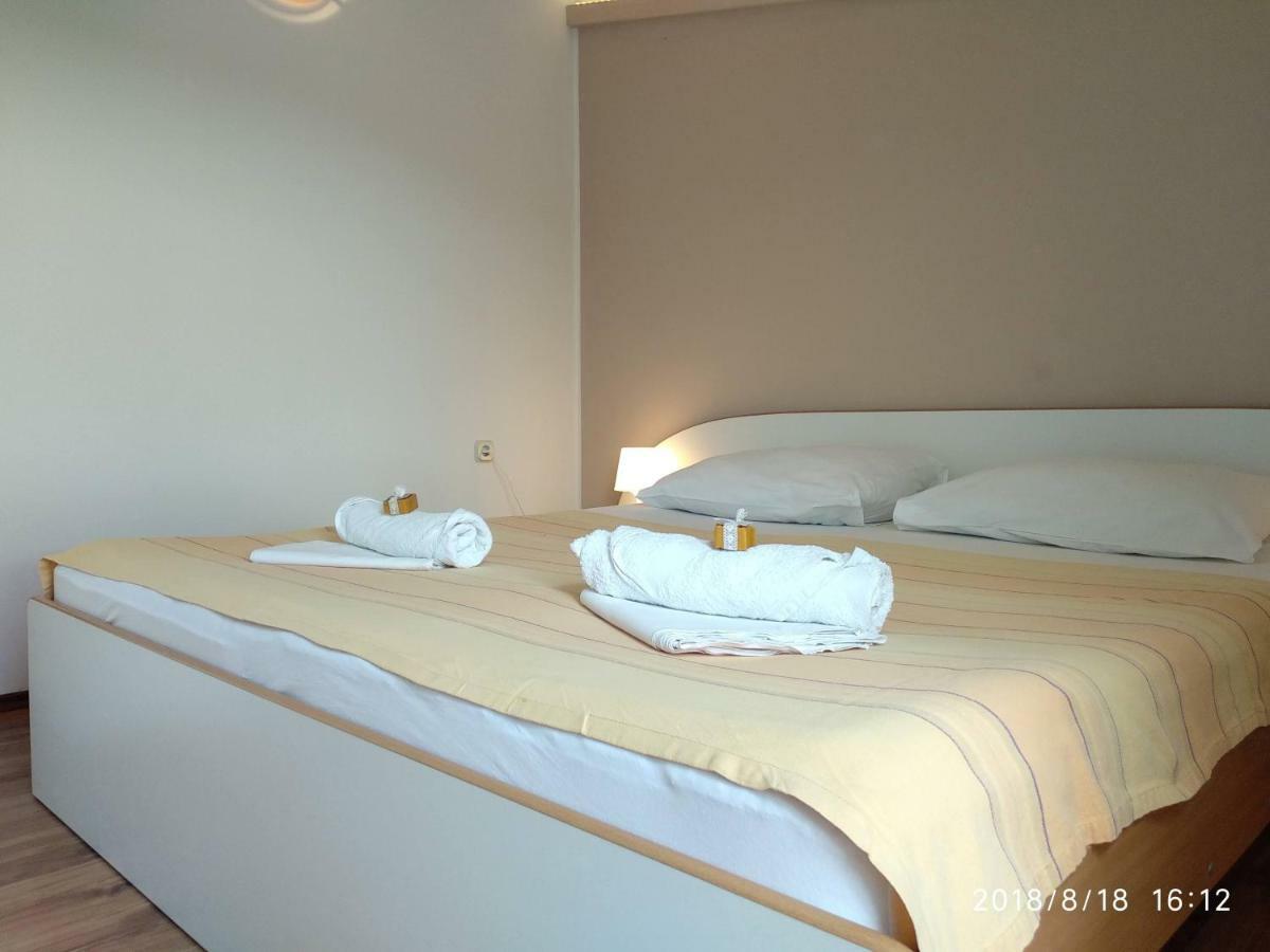 Apartments Meri Водице Екстериор снимка