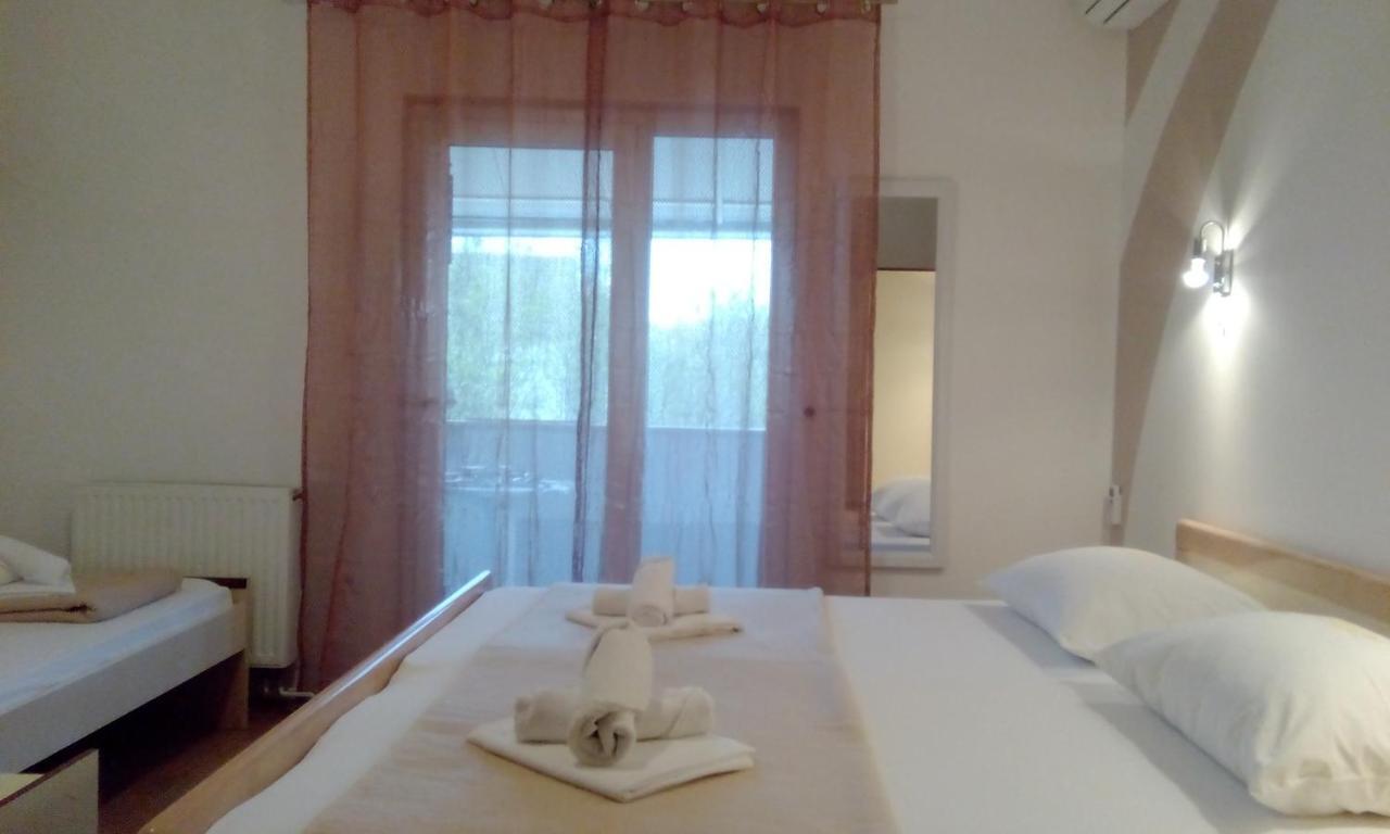 Apartments Meri Водице Екстериор снимка