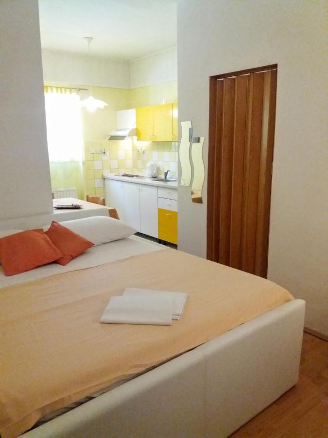 Apartments Meri Водице Екстериор снимка